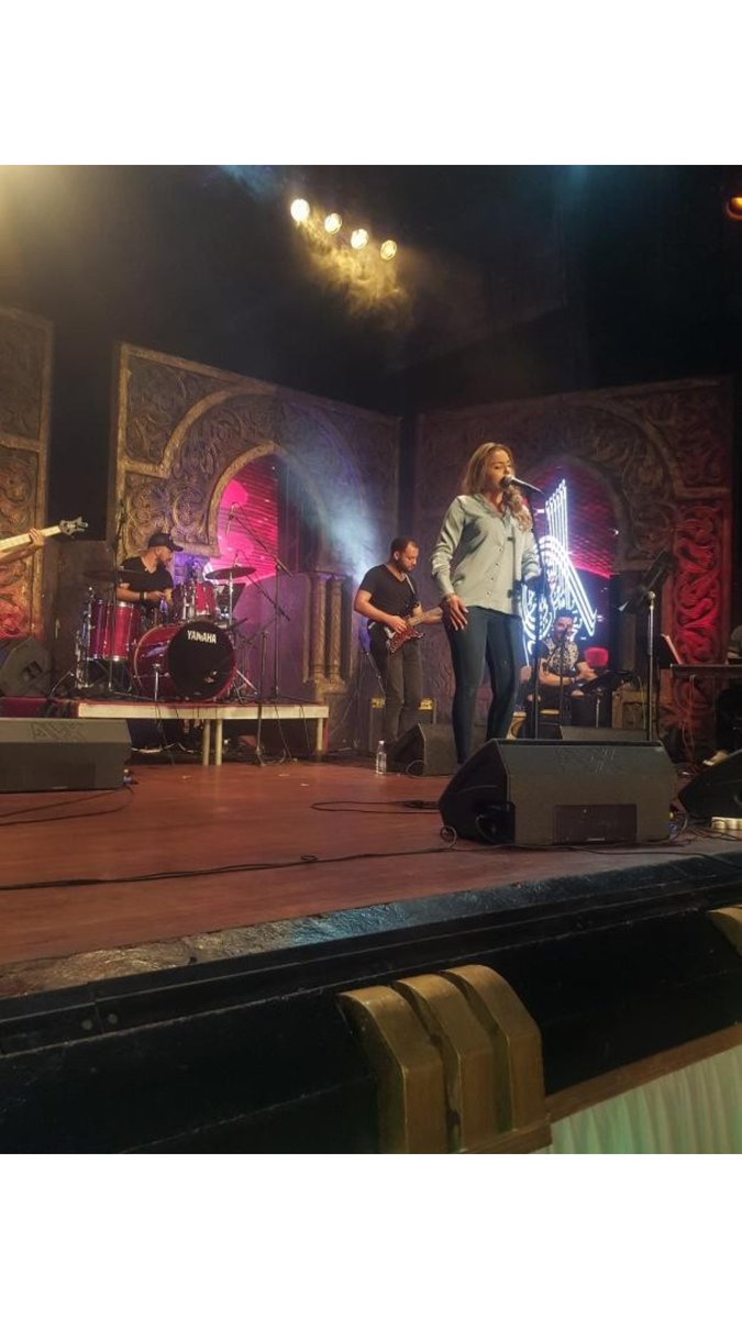 TeamYasmine_A's tweet photo. En direct de la salle maghreb oran ❤🇩🇿🇩🇿🇩🇿

@AmmariYasmine1 
@AmmariYasmine1 

#YasmineInOran #ياسمين_عماري_في_وهران #YasmineAmmari #ياسمين_عماري  #عيد_استقلالك_يا_جزاير #عيد_الإستقلال #وهران #سهيله_نجمه_الكازيف https://t.co/idF6WuXSHY