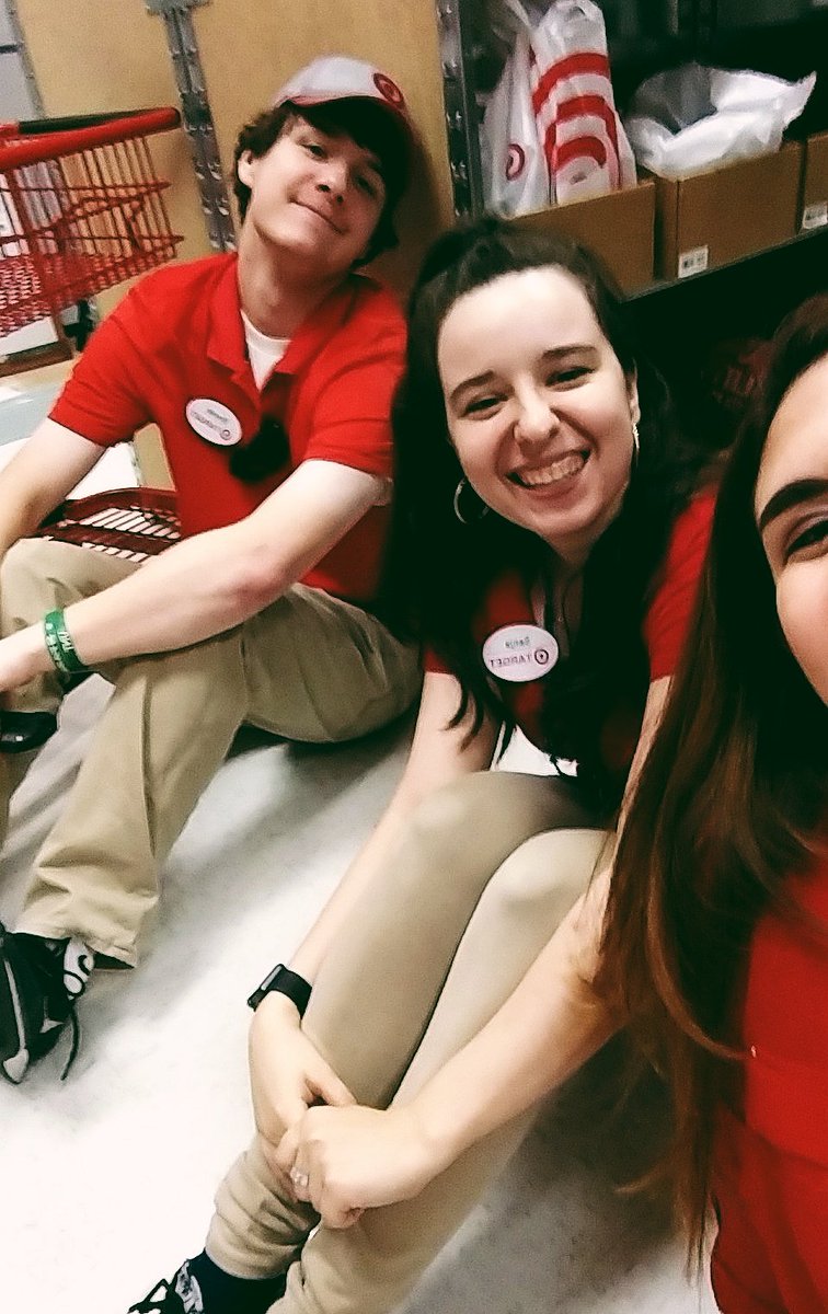gabnoelani's tweet photo. who would've thought I'd have a whole group of coworkers I love so much? it's a blessing to have such great friends!!!!! @senorsanto @osnapitssanja @starsfan24 @Smi134me https://t.co/Igv3ytxCL5