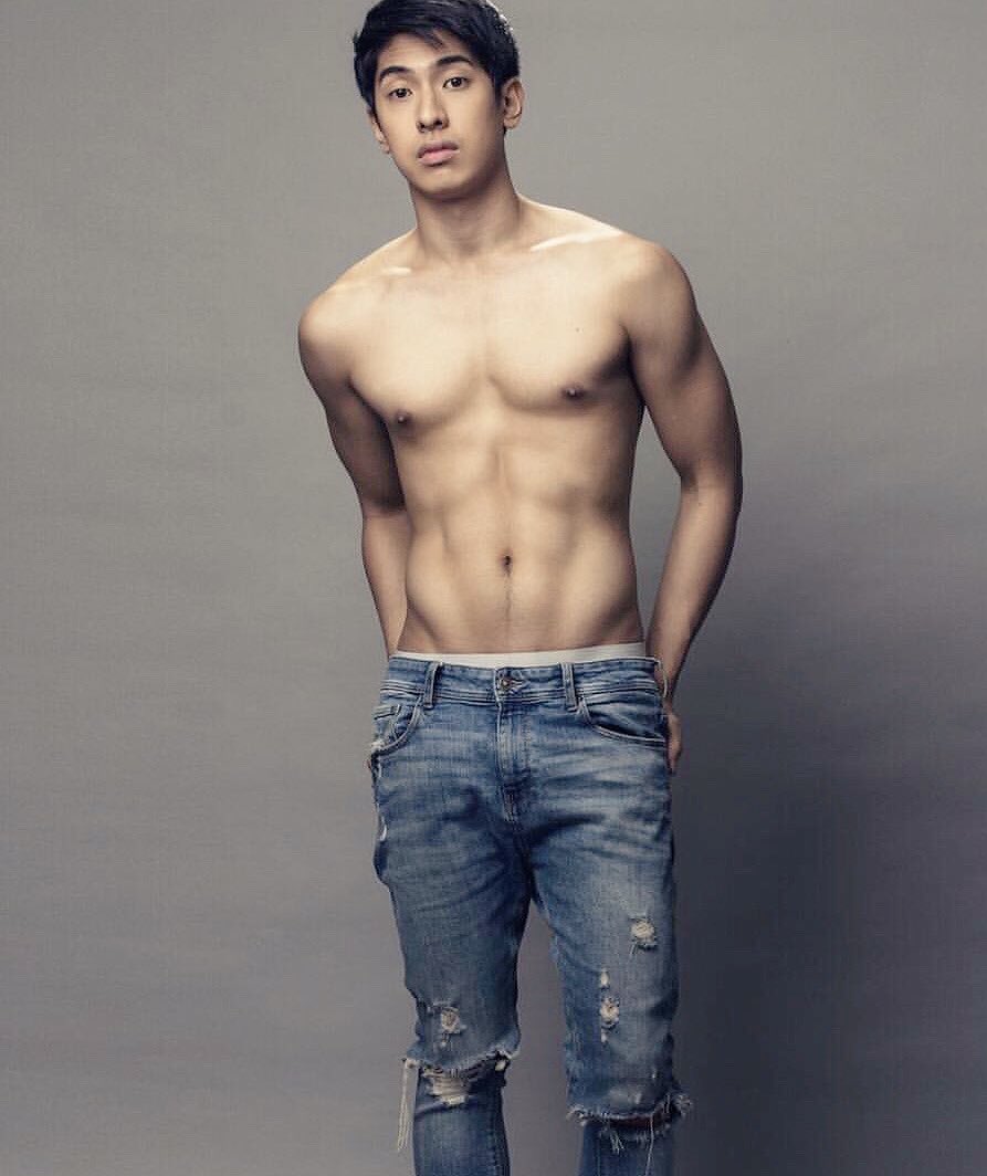 Daily Hot Dudes tweet media