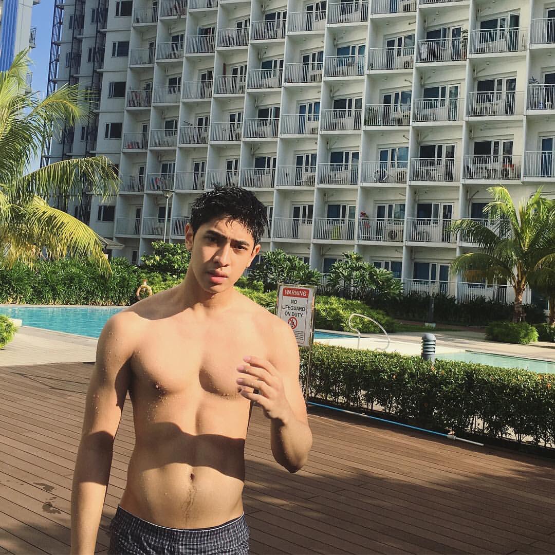 Daily Hot Dudes tweet media