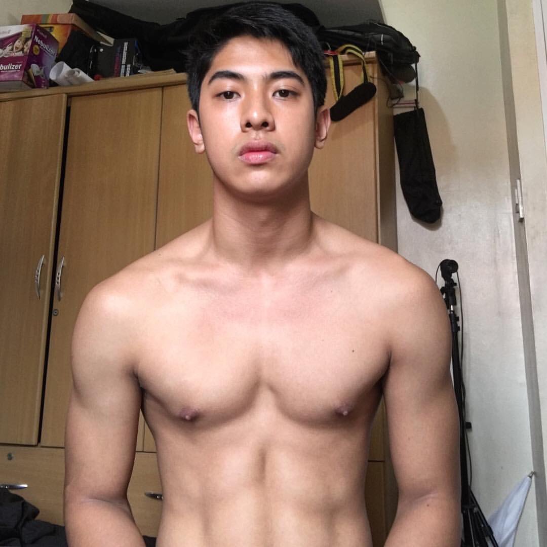 Topless Thursday. V Line Alert. Ace Yabut. 💪