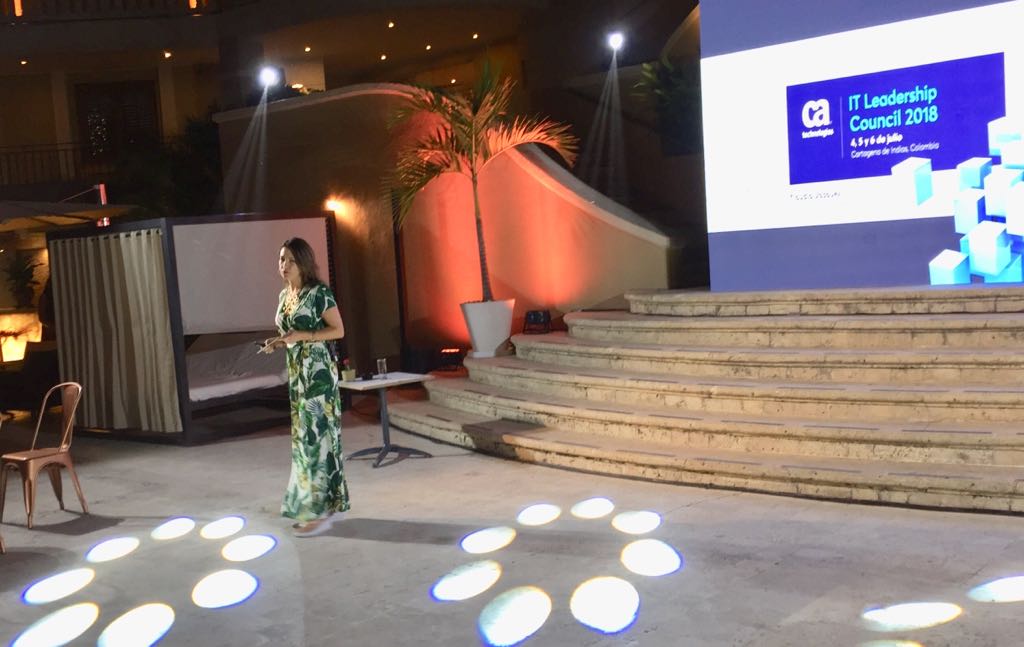 calatam's tweet photo. .@ClaudiaVsquez2: "La principal razón de estar aquí es colaboración" #ITLC2018 #EmpoweringYourCompany https://t.co/Zc9cIl0nyN