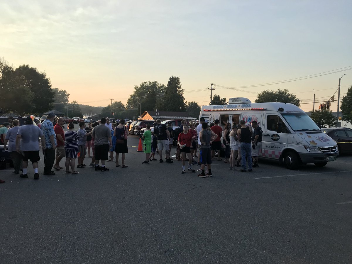 At bayside park waiting for the fireworks. What a great night for a maple creemee or root beer float! @ColchesterRecr