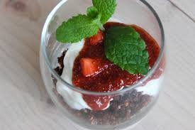 Bio2Nature's tweet photo. #SteffiVertriest #Njam maakt de perfecte #Granolaparfait met de #biologische producten van #Nutridia #Granola gemaakt van een mengeling van #noten, #granen, #gedroogdfruit of #rawfoods gebakken in een laagje #kokosolie en #gezoet met #natuurlijkezoetstoffen zoals #agavesiroop https://t.co/DzLyacGiMH