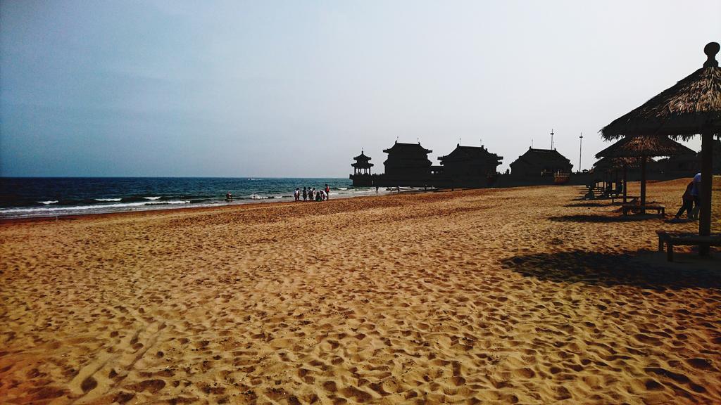 Where the great wall meets the #Bohaisea
#Asia  #olddragonshead #Shanhaiguan #Greatwall #greatwallmeetsthesea