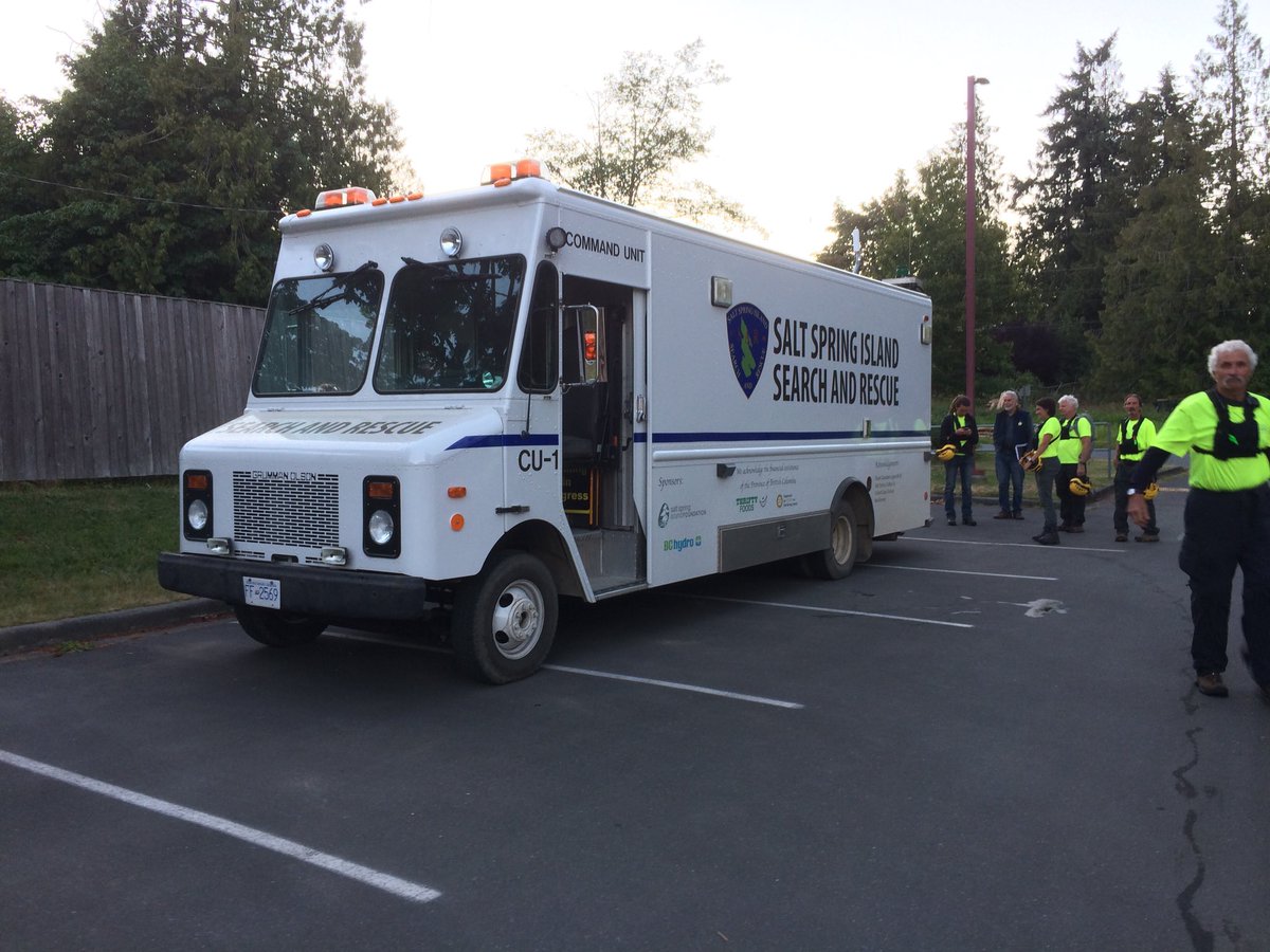 SaltSpringARS's tweet photo. SSARS was pleased to be able to assist Salt Spring SAR with communications at a multi-agency HAZMAT exercise. Between the responders &amp; the volunteers, there must have been close to 100 people involved. #SaltSpringIsland #SSARS #SSISAR #HAZMAT #SAREX https://t.co/KPhSCpBQwY