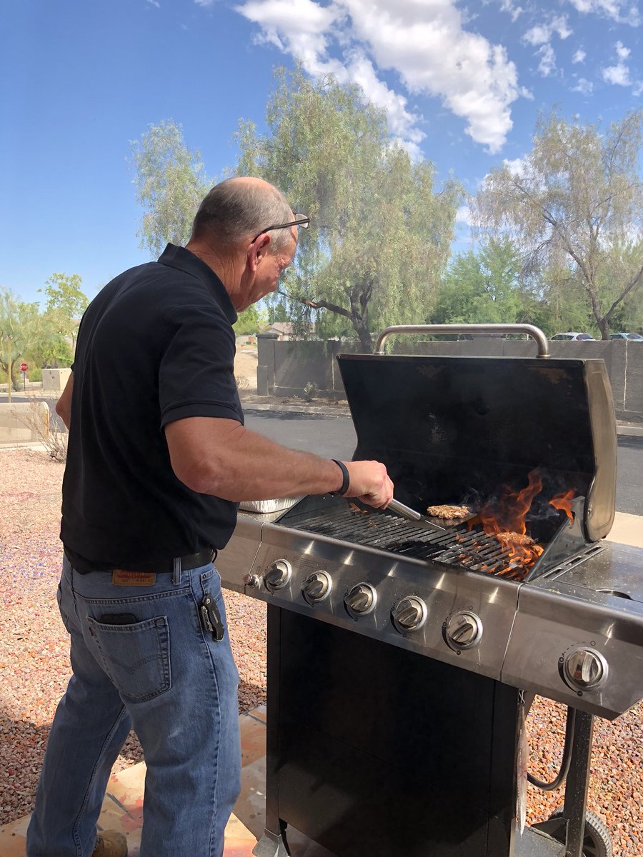 Kristi2884's tweet photo. 4th of July at #0459Proud !! Happy July 4th all! #GrillMasterEd @William00805028 @Anggale @THD_WhoIsMykeP https://t.co/FL45jr61L2