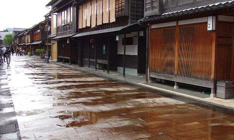 On hot and humid windless days the Japanese had one final trick: uchimizu (打ち水), the scattering of water on the pavement in front of the house (we moderns have a technical term for it: evaporative cooling).