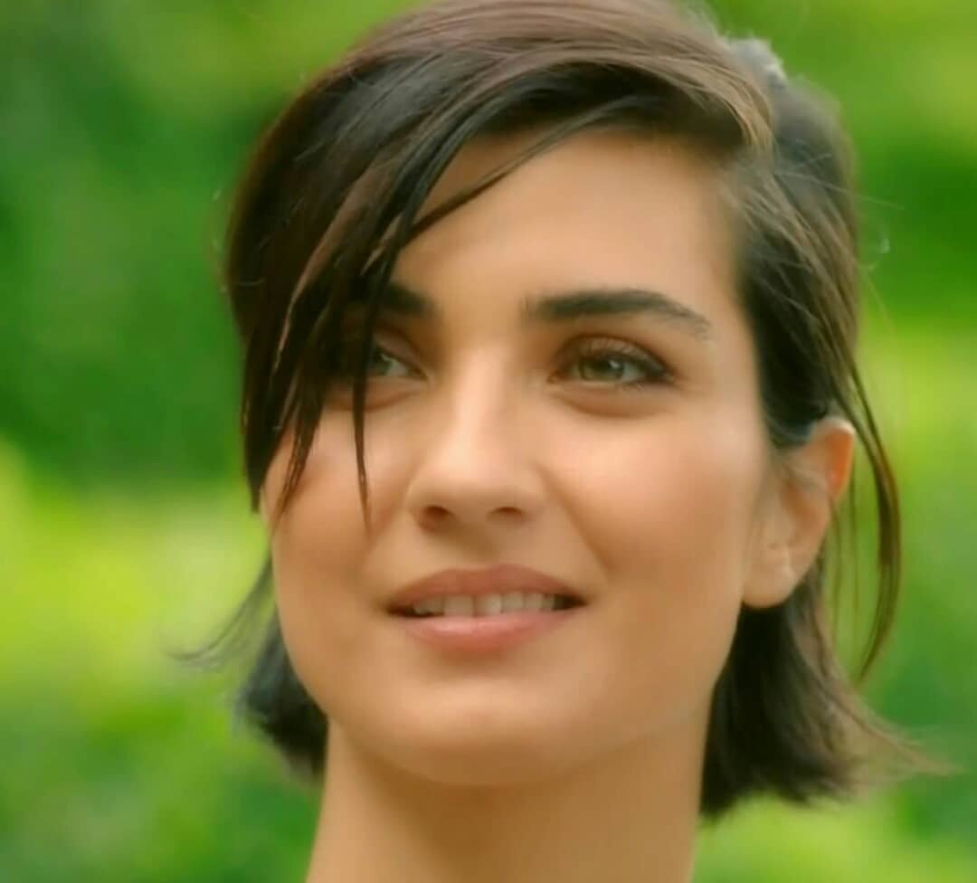 Tuba buyukustun is the best artist I have seen in my life
happy birthday 
