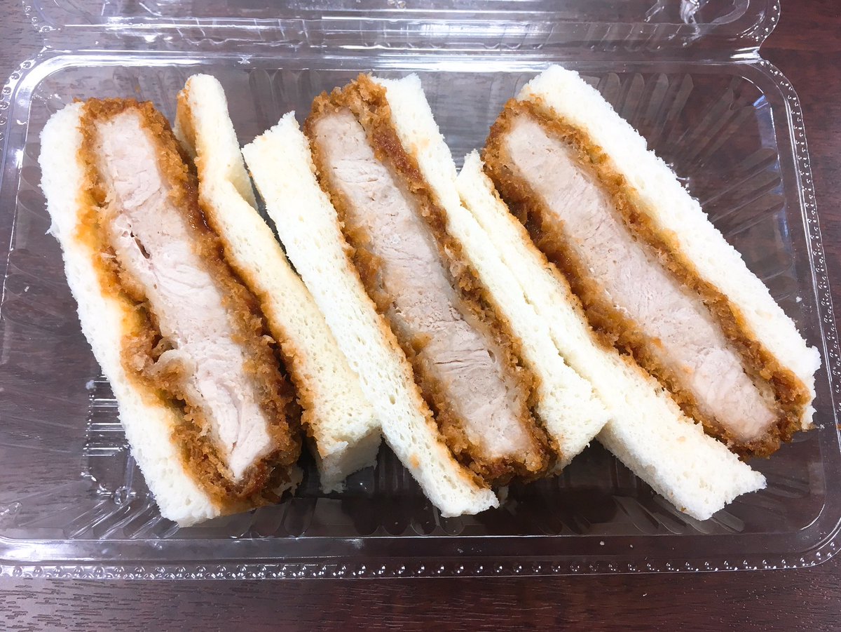 遠征飯 おまけ 北浜のスーパーフレスコで買ったメンチカツサンドが安くてボリュームたっぷりで美味しかったので カツサンド購入 肉屋の惣菜サンドらしい お肉が美味い 遠征飯 おまけ 北浜のスーパーフレスコで買ったメンチカツサンドが安くてボリュームたっぷりで美味しかったので カツサンド購入 肉屋の惣菜サンドらしい お肉が美味い