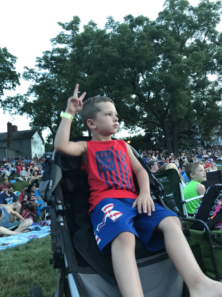 JesseyBouchard's tweet photo. Happy 4th!! #SaluteToAmerica https://t.co/ExsO4pMP70