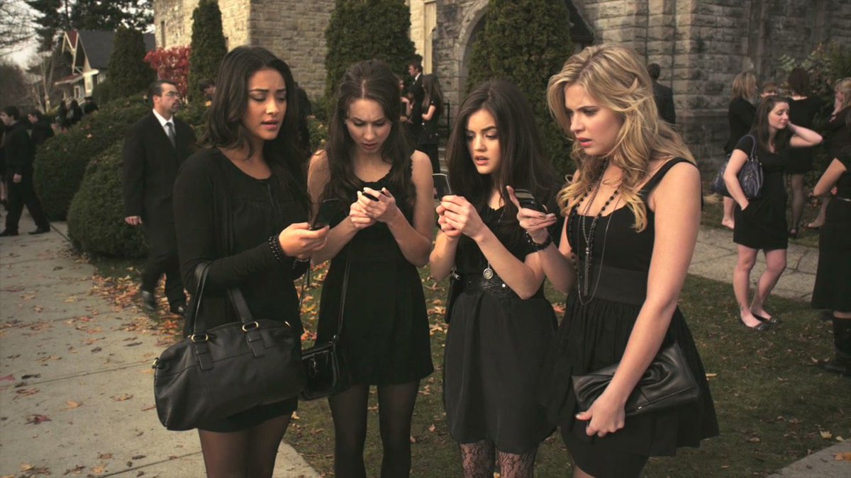 deia_gomes01's tweet image. Minha definição de SAUDADES foi atualizada com sucesso! #PLLfamilyforever

😢😍😱😳💔💞💜❤