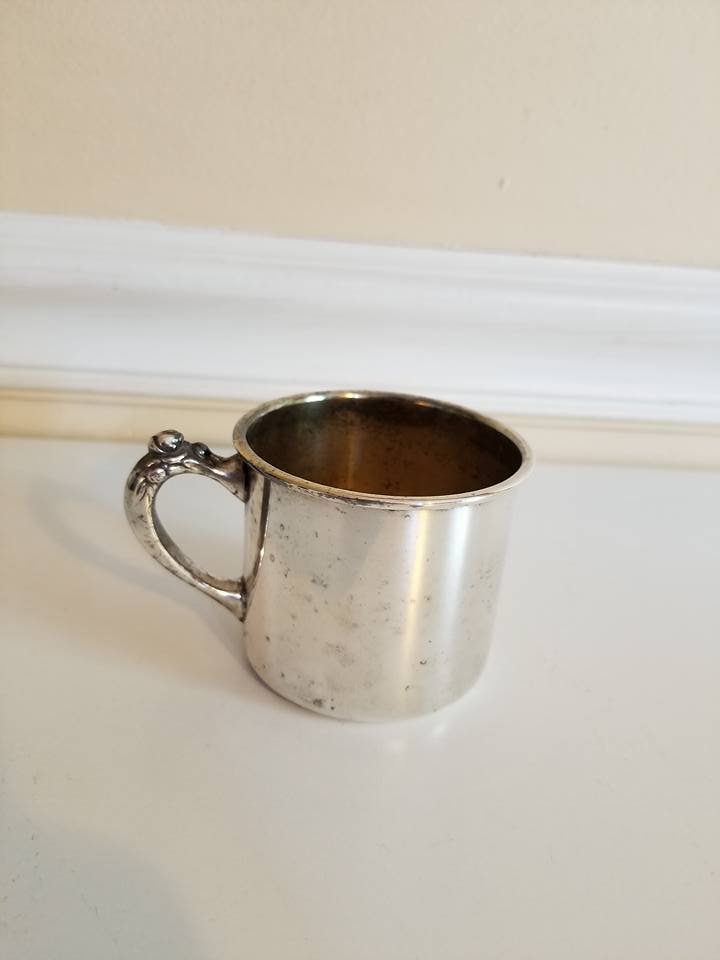 JunkYardBlonde's tweet photo. Vintage Sheridan Christening Cup, Silverplate Cup, Rose Handled Cup, Christening Gift, Silver Mug, Baby Shower Gift, 1960s https://t.co/AbnkPdY0GO #housewares #silver #metal #junkyardblonde #gotvintage #silverplatecup #christeninggift #silvermug #babyshowergift https://t.co/9po14PsVSs