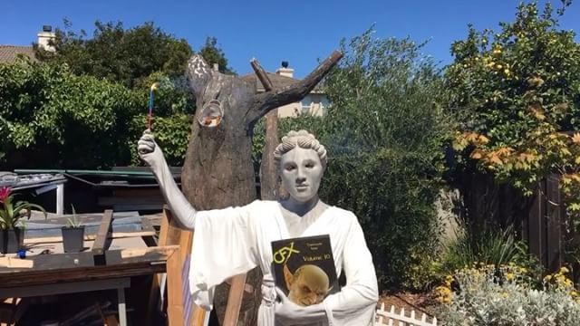 ScareCo's tweet photo. #Artemis does her best impression of Lady Liberty...but then the stoner girl came out and had to dance it out to some dope jams #OkWhoBroughtTheStoner (Artemis Silicone Mask by @cfxmasks) ------------------------
#ScareCo #HauntedAttraction  #LadyLiberty #4thOfJuly #SparkleS… https://t.co/kA4A2avUSP