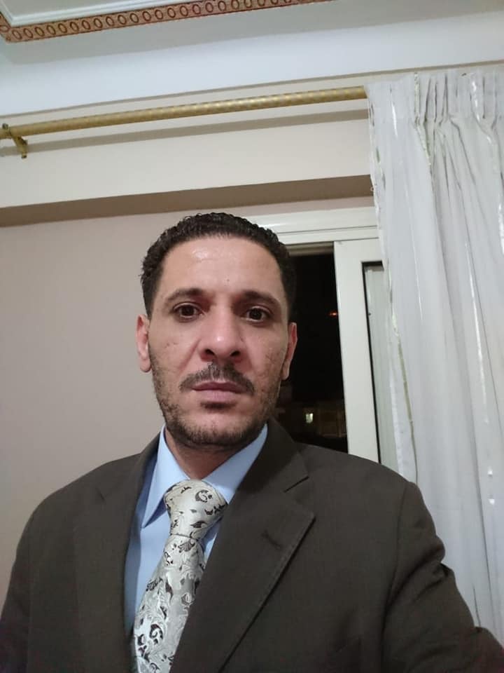 smsma202082's tweet photo. الراجل ده ناصب على ناس كتير منهم قرايبي و اللى يقدر يوصله يبقى أدى مصلحة كبيرة https://t.co/Yy7r5x387R