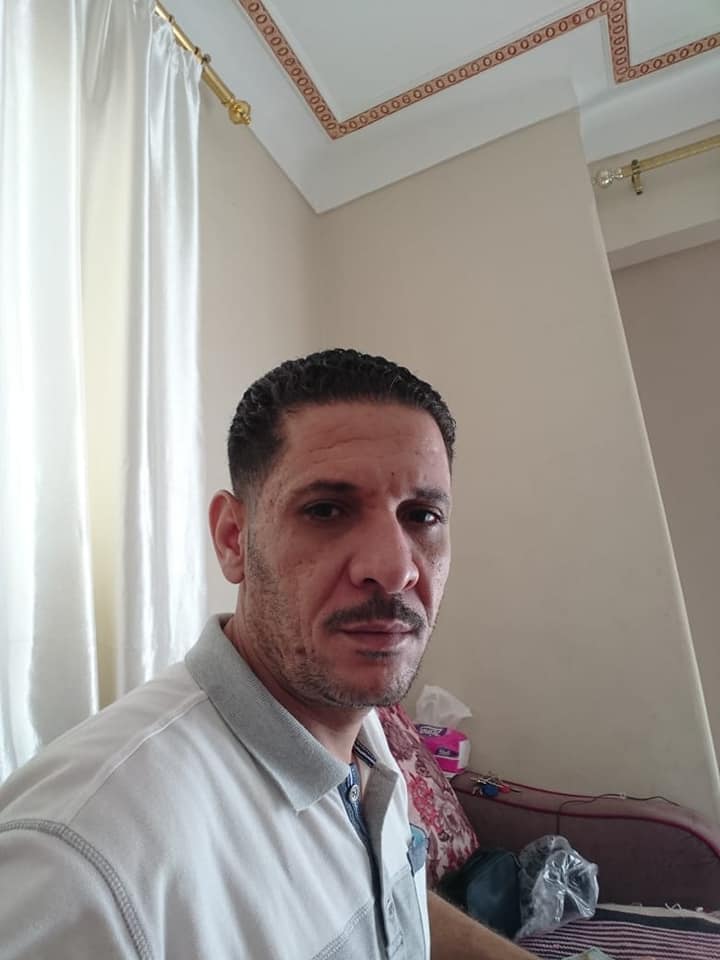 smsma202082's tweet photo. الراجل ده ناصب على ناس كتير منهم قرايبي و اللى يقدر يوصله يبقى أدى مصلحة كبيرة https://t.co/Yy7r5x387R