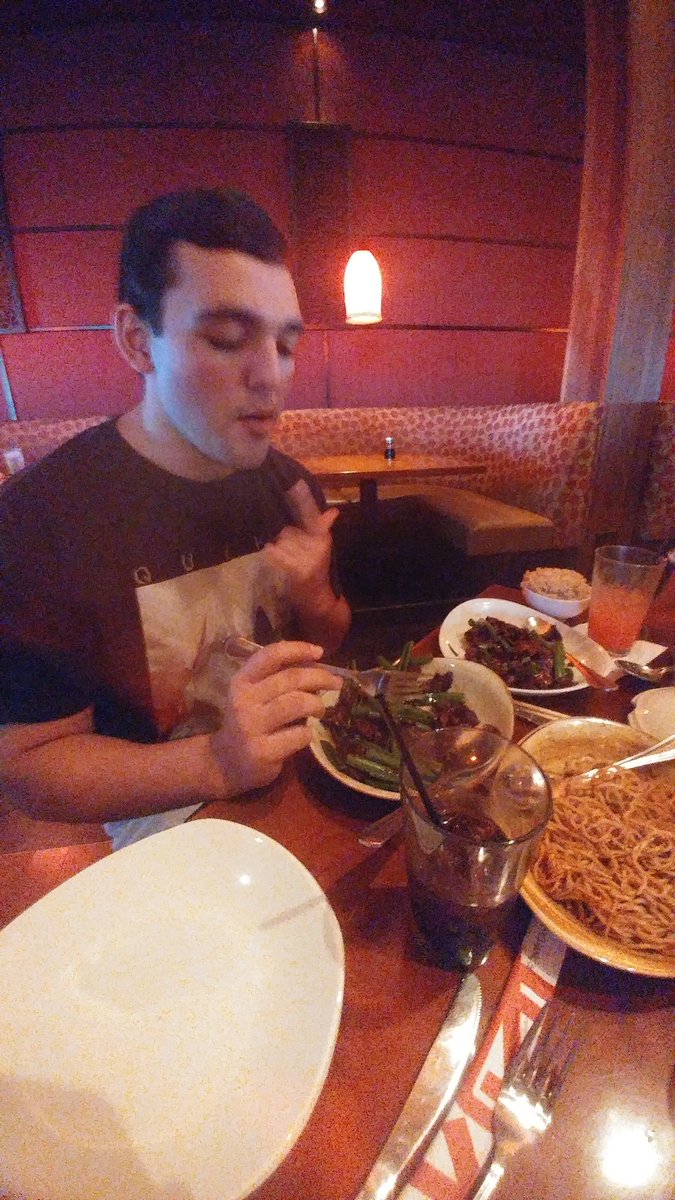 brett_spear's tweet photo. Birthday dinner for @Blake_Spear52. The big 19! Headed to the Little Rock Arkansas Mission in 21 days! Going to miss him turning 20 and 21 but proud he wants to serve Our Heavenly Father and the people in his mission for the next two years! #StriplingWarrior #BonusEntree #Proud https://t.co/w60tGLp2zq