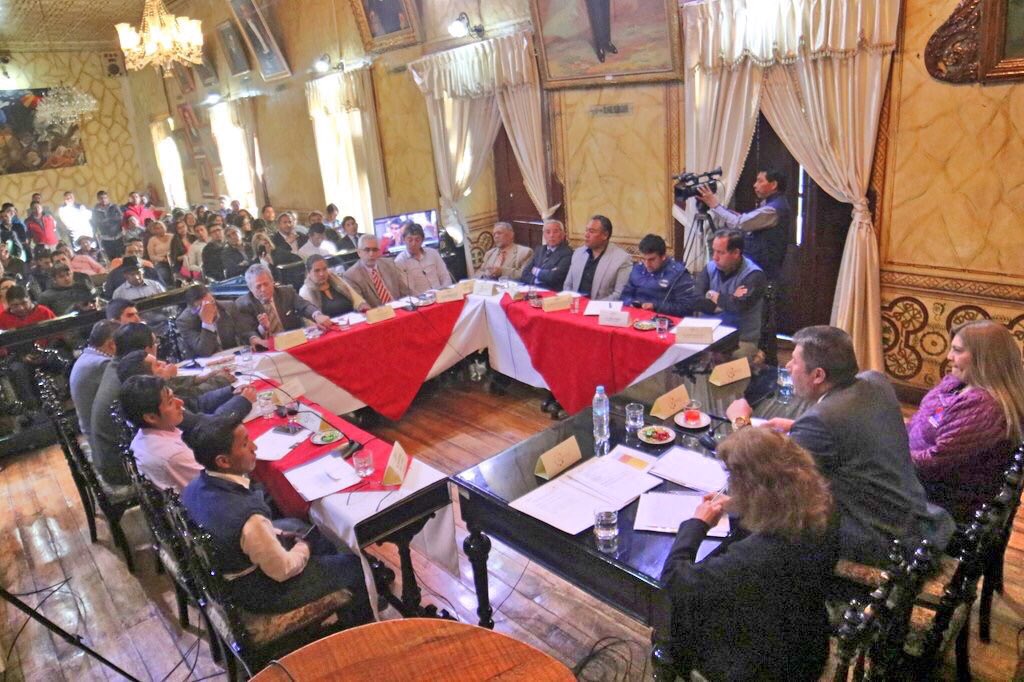 Gracias vuestra participación en el Conversatorio Medios de Comunicación, que contribuye a construir juntos, el cantón y la provincia de progreso, bienestar y oportunidades que anhelamos. “La comunicación esta construida en la verdad, integridad y en el respeto mutuo”. E. Mays.