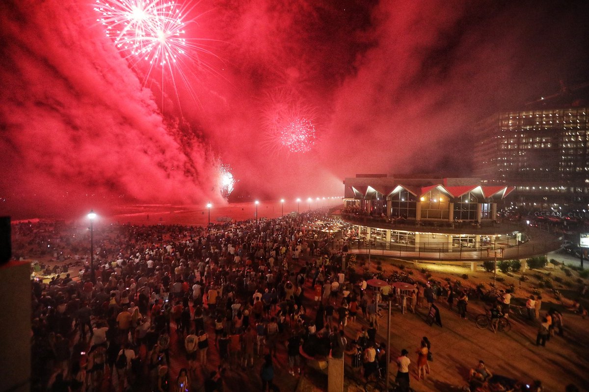 APBoardwalk's tweet photo. Happy 4th from #AsburyPark #nj #fireworks https://t.co/QzgLjAgzwi