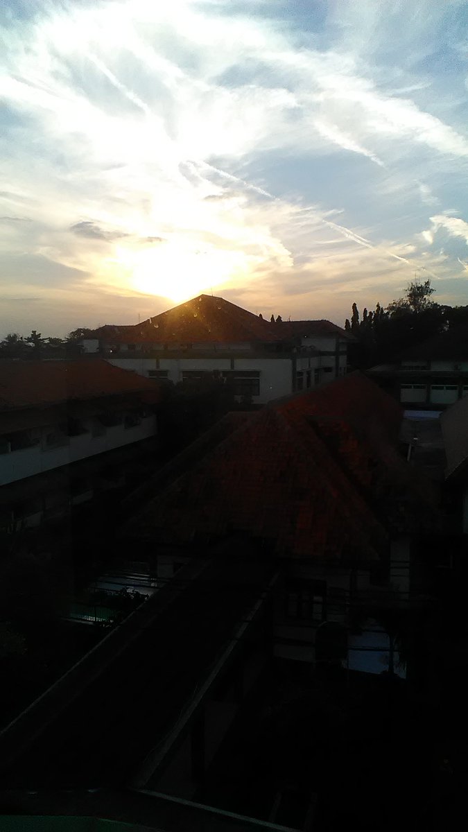 BintZaen's tweet photo. الله جميل ويحب الجمال ⛅ https://t.co/L3pdPI0VYJ
