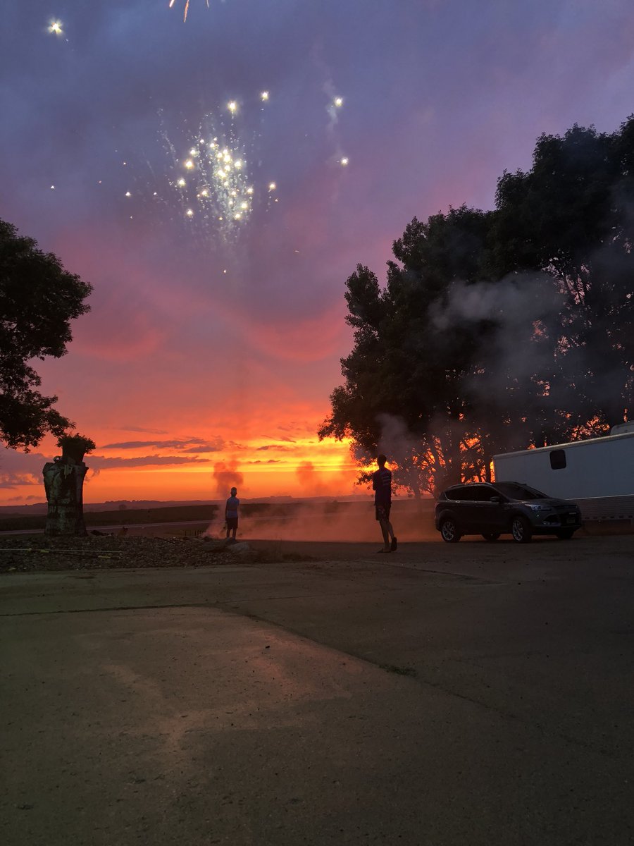 Kari (@kdburggraff) on Twitter photo 