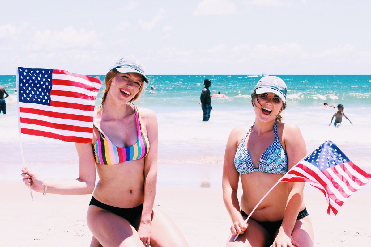 campbelldphie's tweet photo. End this 4th of July with a BANG🎇💥 by signing up for recruitment! 

★Registration link is in our bio★
#GOGREEK https://t.co/HeCYIBaIcJ