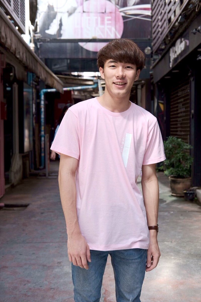 1917Store's tweet photo. เสื้อยืดฬสวยๆ ตอนนี้กำลังมีโปรโมชั่นอยู่นะคะ จาก220บาท เหลือเพียง200บาทเท่านั้น โปรโมชั่นมีแค่3วันนะคะ รีบๆสั่งกันเข้ามาเลยค่าาาาาา #dek61 #teamchula #ทีมจุฬา #Chulacutebay #cufirstdate #cu102 https://t.co/tye4jp5B48