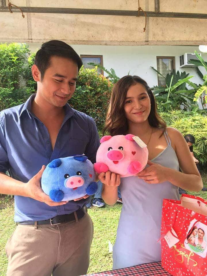 SOLIDLOUDREBA's tweet photo. Cute.                                    #ArawGabiWalkout https://t.co/VCJMWKPEQa