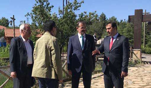 Orman ve Su İşleri Bakanlığı Müsteşarımız Sn. Akif ÖZKALDI, Altındağ Belediye Başkanımız Dr. Sn. Veysel TİRYAKİ ile birlikte Altındağ Altınköy’de bulunan Yaban Hayatı Tanıtım Müzemizde incelemelerde bulunduk.