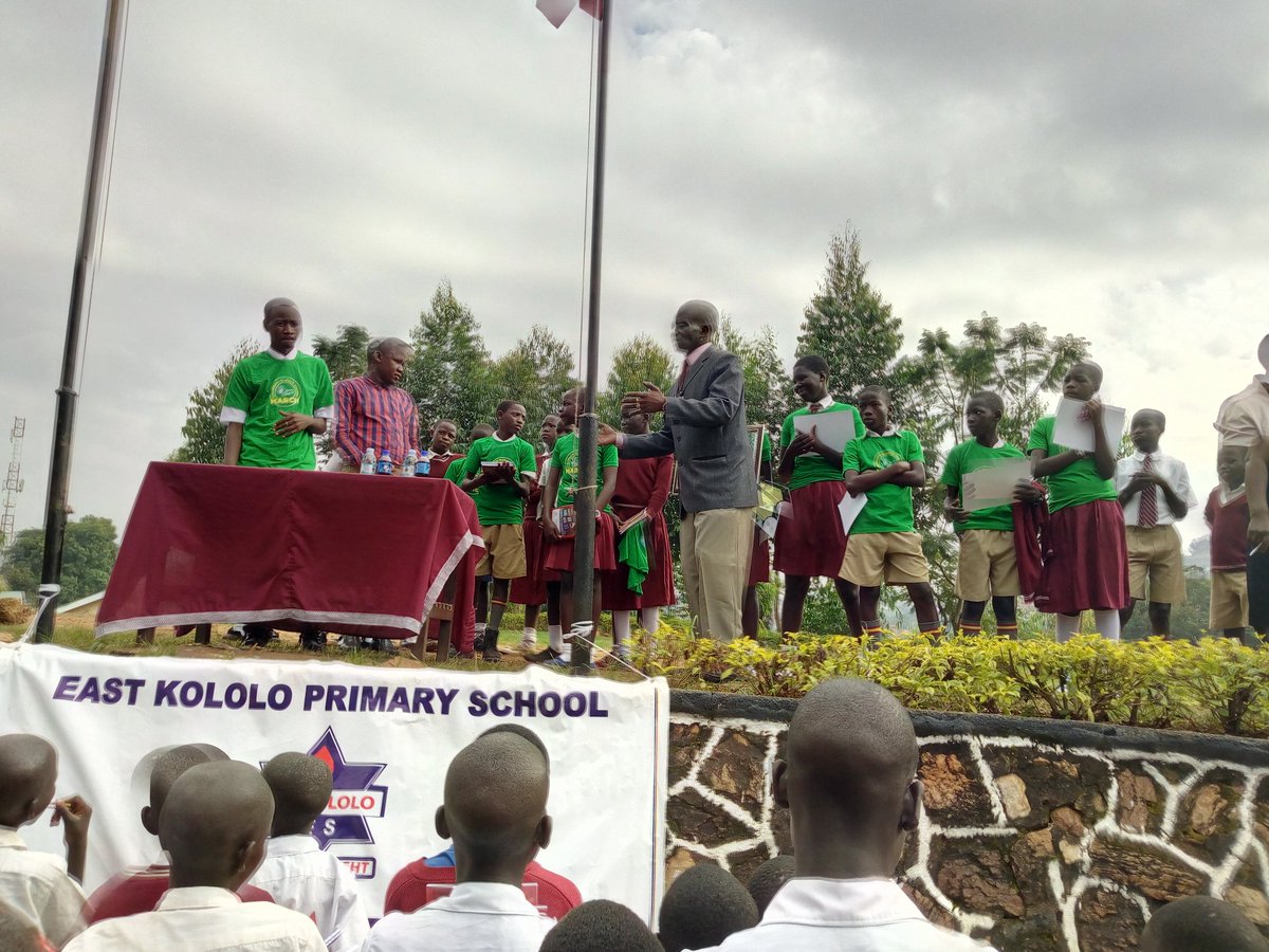Samsemah1's tweet photo. The Children's Climate Change March Shaping up .
East Kololo P/S one of the @KCCAUG school received their Go green attires .
#28thJuly2018 City Hall garderns 
@LilGreenHandsUg @nwscug @FrenchEmbassyUg @NFAUG @capitalfmuganda  @nbstv  @UNDPUganda @Kampala4Climate @UNEnvironment https://t.co/VodZ9Iozdr