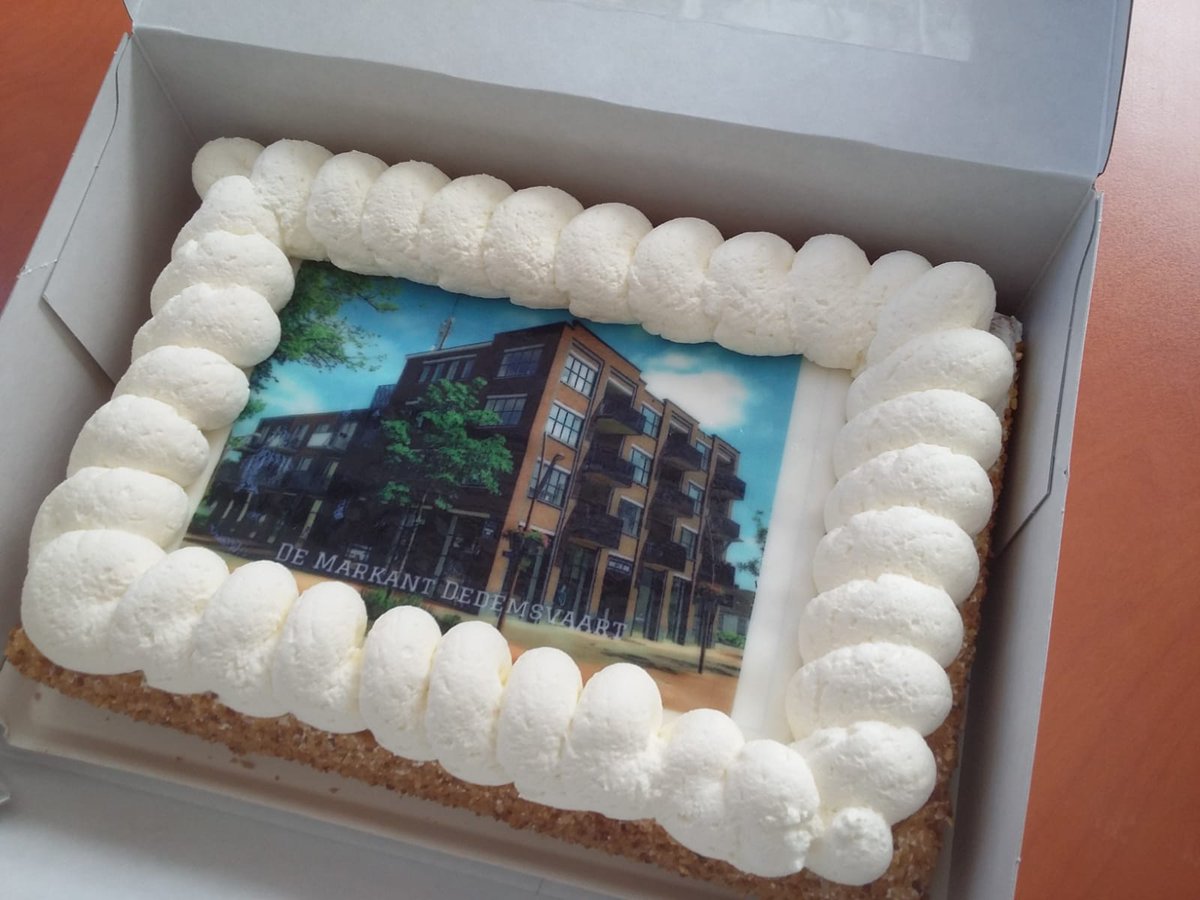 Vanmorgen een heerlijke #taart ontvangen van <a href="/RKB_Nieuwleusen/">Raab Karcher</a> vanwege de prettige samenwerking #deMarkant #Dedemsvaart!