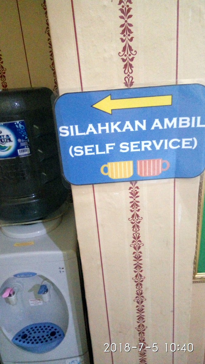 ChristiAnanda1's tweet photo. @PemkabBekasi @KelJatimurni walaupun ruanganya tdk cukup besar tapi pelayanan dan tata ruangnya sangat bagus https://t.co/uUibGxgwBQ