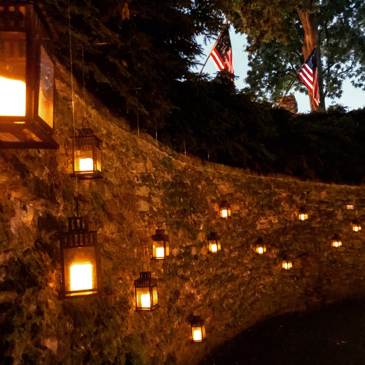 StrayProduction's tweet photo. Rain or shine, we celebrate you, America—- sweet land that we love! 🇺🇸🕯❤️ https://t.co/9qlNHhrBvw