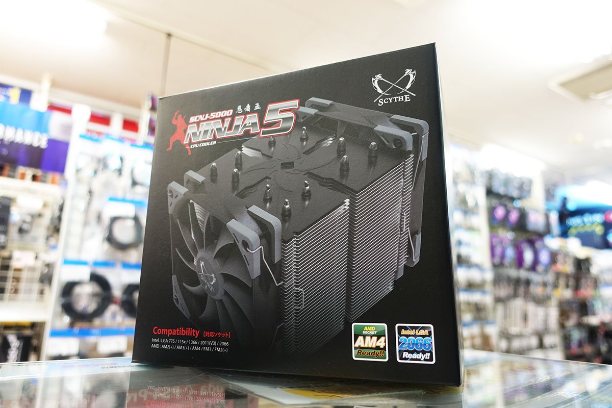 パソコンショップ アーク 公式 新商品 ネツゲンコロスベシ なニンジャアトモスフィアを感じる超大型サイドフローcpuクーラー Scythe 忍者五 Scnj 5000 税込7 538円が新登場 圧倒的存在感ですが 800rpmファン2基搭載と音に関してはかなり忍
