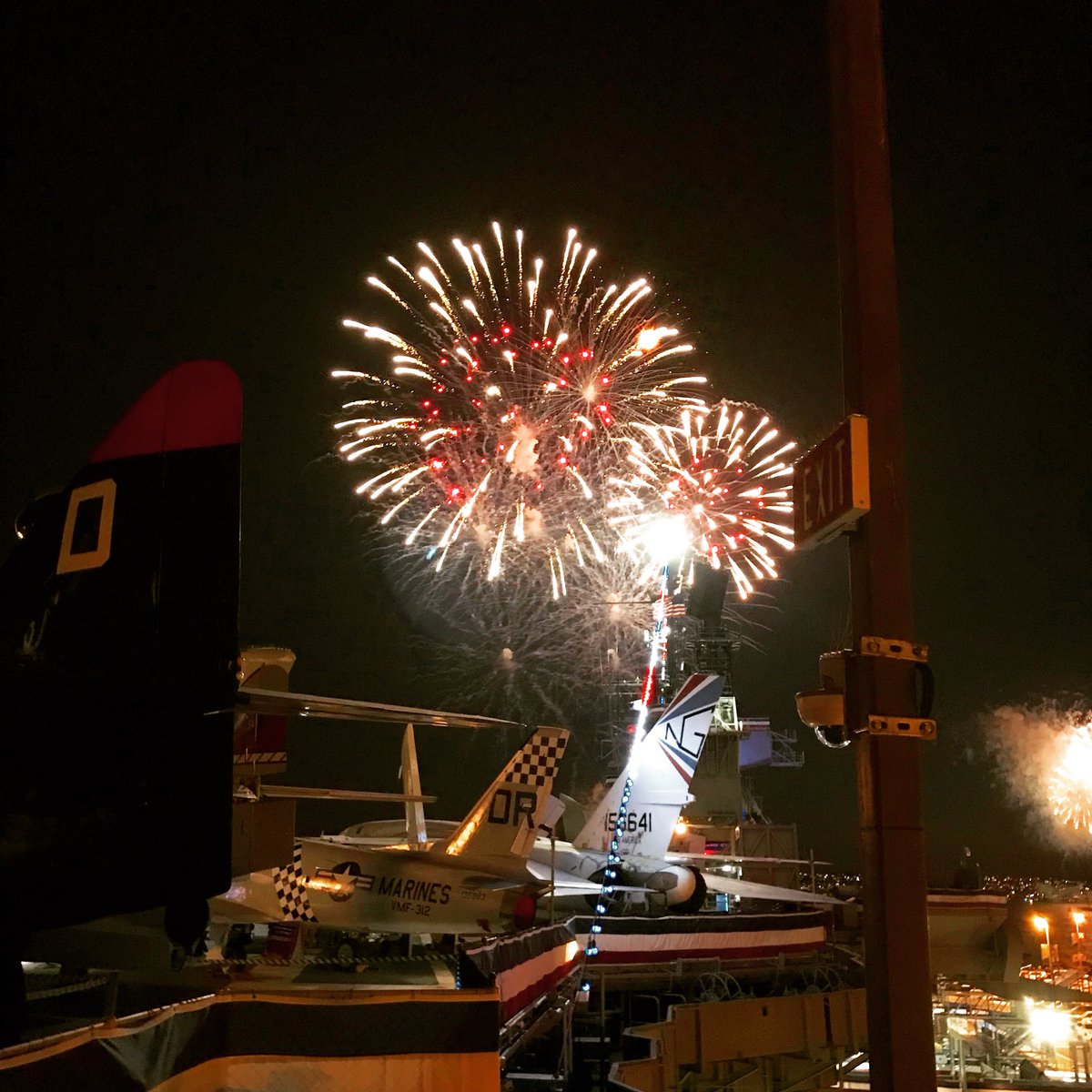 USSMidwayMuseum's tweet photo. Thatโs a wrap! Thank you to all our Midway family and friends who joined us for our Fourth of July celebration! See you next year! #Midway4th https://t.co/y0qos53kb1