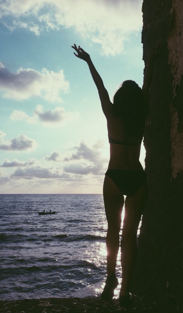 nataly_carmi's tweet photo. Dicen que los sueños en ocasiones son muy altos, pues no importa súbete y alcánzalos https://t.co/G9jmdthC9S