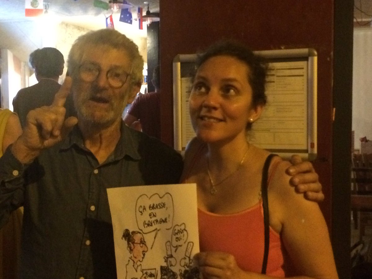 ARTscriptor's tweet photo. Soirée au #KerBeer, bar à bières bretonnes artisanales à #Paris14, avec Nono : j'ai eu mon dessin !
#TriMartolod #AnAlarch #Philomenn #Skumenn https://t.co/v4nNTjoeTU