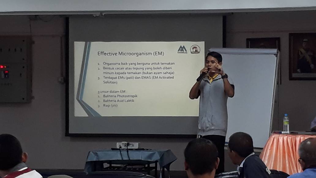 marzuqbayu's tweet photo. Kursus Komprehensif #ayamkampung 2018 anjuran @DVSMalaysia Kluang dan kerjasama @PersatuanPusaka &amp; @uputramalaysia di Pusat latihan Veterinar Kluang, Johor tempoh hari 🐓👍

https://t.co/Re7nm5uyxE

#ayamkampung #kursusayamkampung #kursusayam https://t.co/11AjxQiPcg