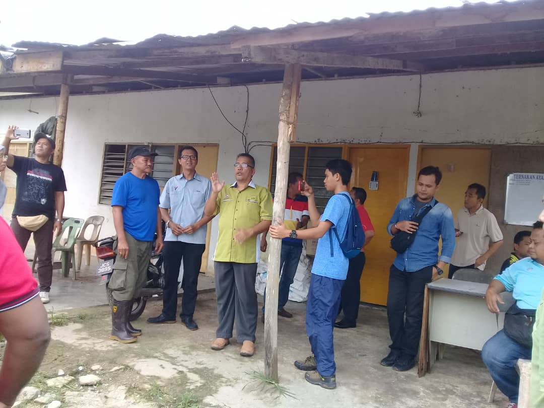 marzuqbayu's tweet photo. Kursus Komprehensif #ayamkampung 2018 anjuran @DVSMalaysia Kluang dan kerjasama @PersatuanPusaka &amp; @uputramalaysia di Pusat latihan Veterinar Kluang, Johor tempoh hari 🐓👍

https://t.co/Re7nm5uyxE

#ayamkampung #kursusayamkampung #kursusayam https://t.co/11AjxQiPcg