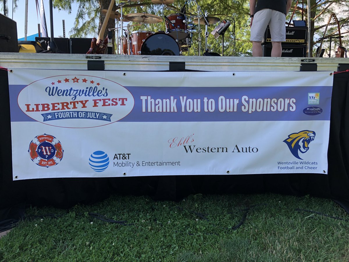 MHanson_allday's tweet photo. What a great day being part of the Wentzville Liberty Fest! First taking part in the parade and then working the festivities! It was HOT!Two things I love Results and America! #MidStatesProud #POWERcentral #LifeAtATT @mvitty01 @woolverton_b @JCollier33 @FrWentzParks @WentzvilleMo https://t.co/hZYFaT1zKf