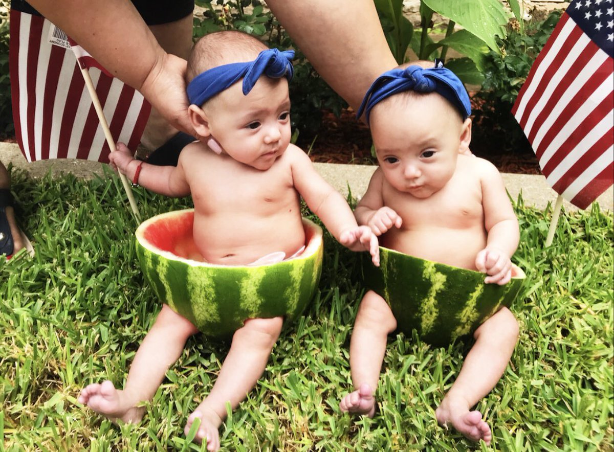 lilianaaxoxoo's tweet photo. Happy 4th from my 4 month olds !! โจ๐บ๐ธ Sophia was NOT a fan of this at all meanwhile Mia loves the taste of ๐ ๐#PintrestFAIL https://t.co/EmcB6mLpaM