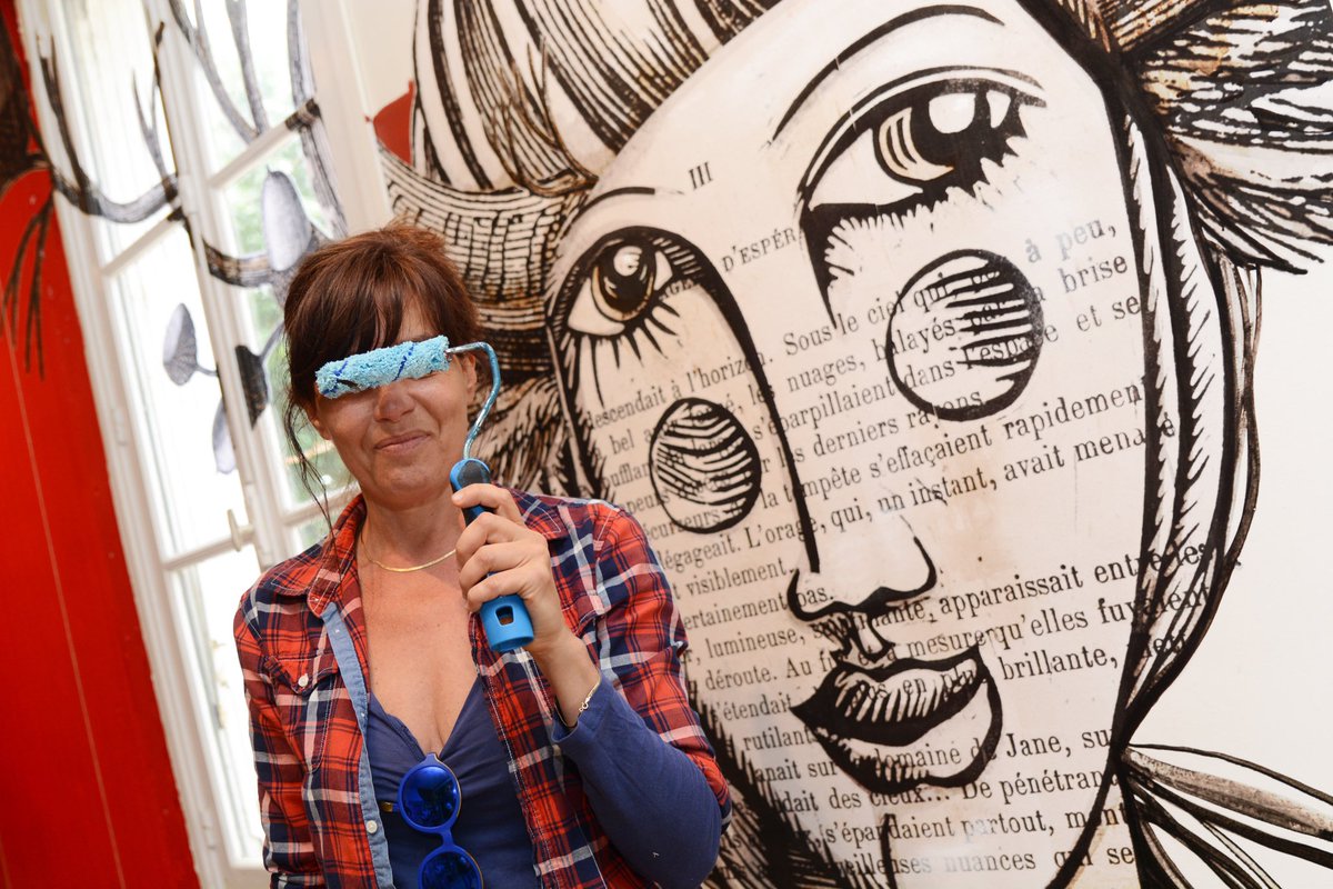 [Art urbain] Les fresques streetart de DéDalE porté par l’Art prend la Rue s’emparent des ex-locaux de la DDE/DDTM sur le port #Vannes 
Petit tour ds les anciens bureaux de l’Etat ds #Morbihan et rencontre ac les artistes Erika Raio et les Oides avant l’ouverture mi-juillet