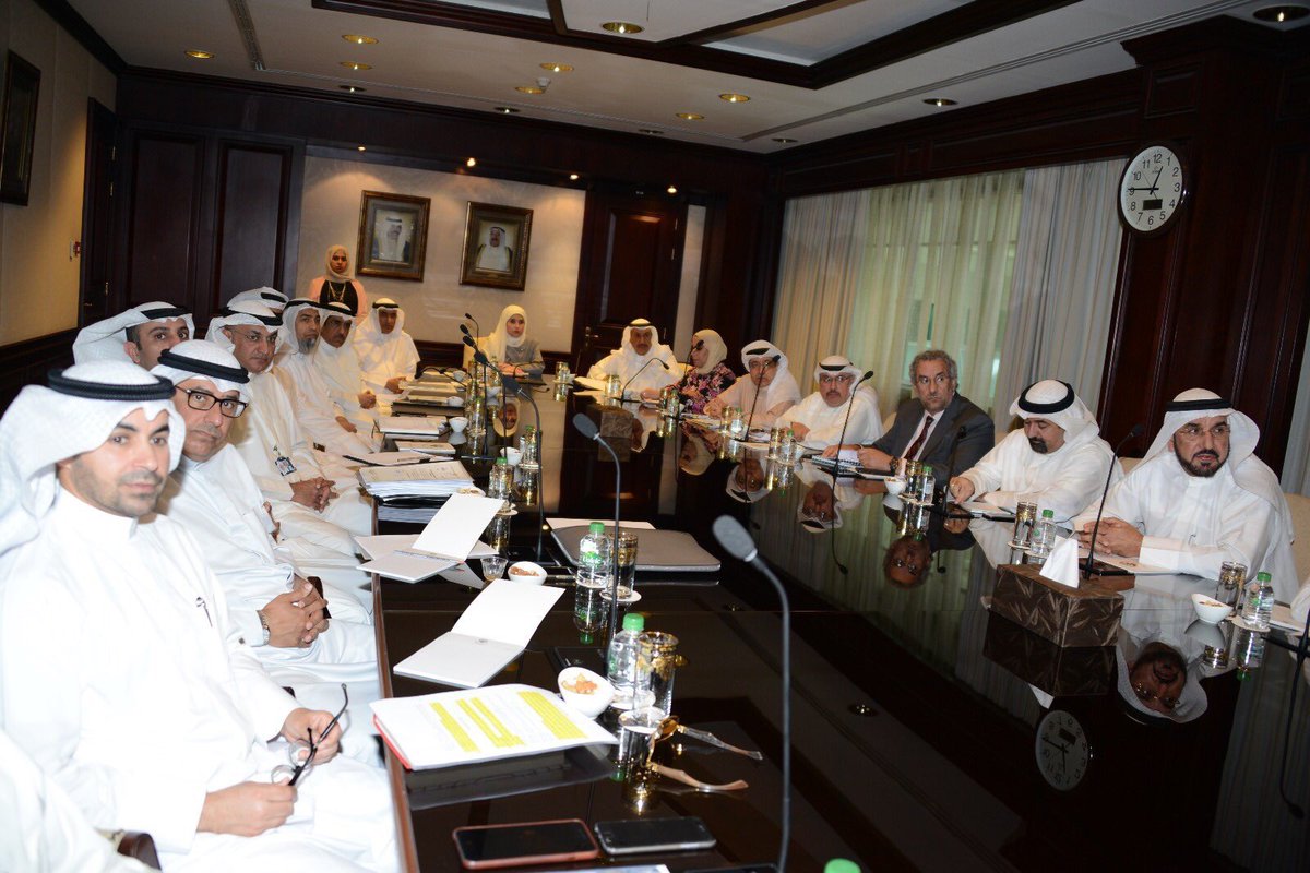 na6er_bait's tweet photo. اجتماع وزراء " الاسكان ، الاشغال ، الكهرباء "
لتحديد احتياجات مدينة جنوب صباح الأحمد

#ناطر_بيت https://t.co/U1584uXAQI