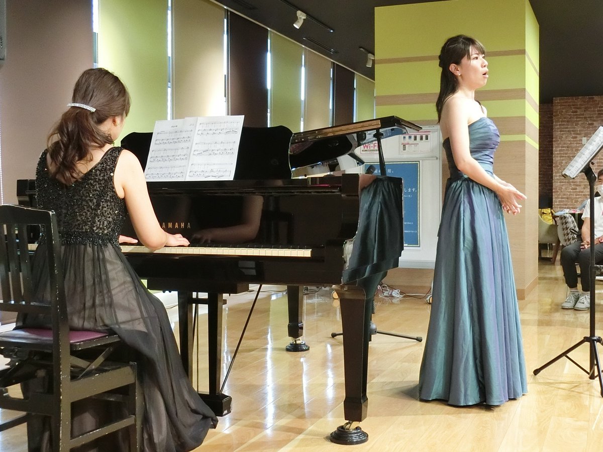 パレット柏 على تويتر 7月5日の 午後クラ はソプラノ横山みゆきさん ピアノ岸田綾子さんによる演奏でした 親しみあるの名曲からオペラの名曲まで 美しい旋律に皆様癒されていました 来週はピアノ新井邦宏さんの演奏です また 午後クラの後は 逮捕活劇 パレット柏 على تويتر 7月5日の 午後クラ はソプラノ横山みゆきさん ピアノ岸田綾子さんによる演奏でした 親しみあるの名曲からオペラの名曲まで 美しい旋律に皆様癒されていました 来週はピアノ新井邦宏さんの演奏です また 午後クラの後は 逮捕活劇