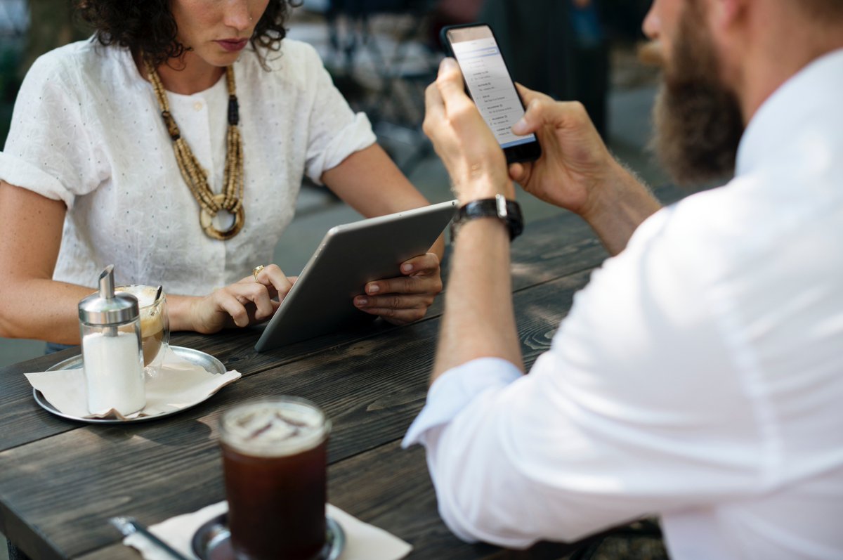 ParentsCornerZA's tweet photo. Did you know the truth behind tech-obsession? Take a look at our most recent article on the science behind it. We've also got some tips to make sure you and your family aren't controlled by your devices. https://t.co/4aXtzQLfZS https://t.co/1gD5n5mQzq