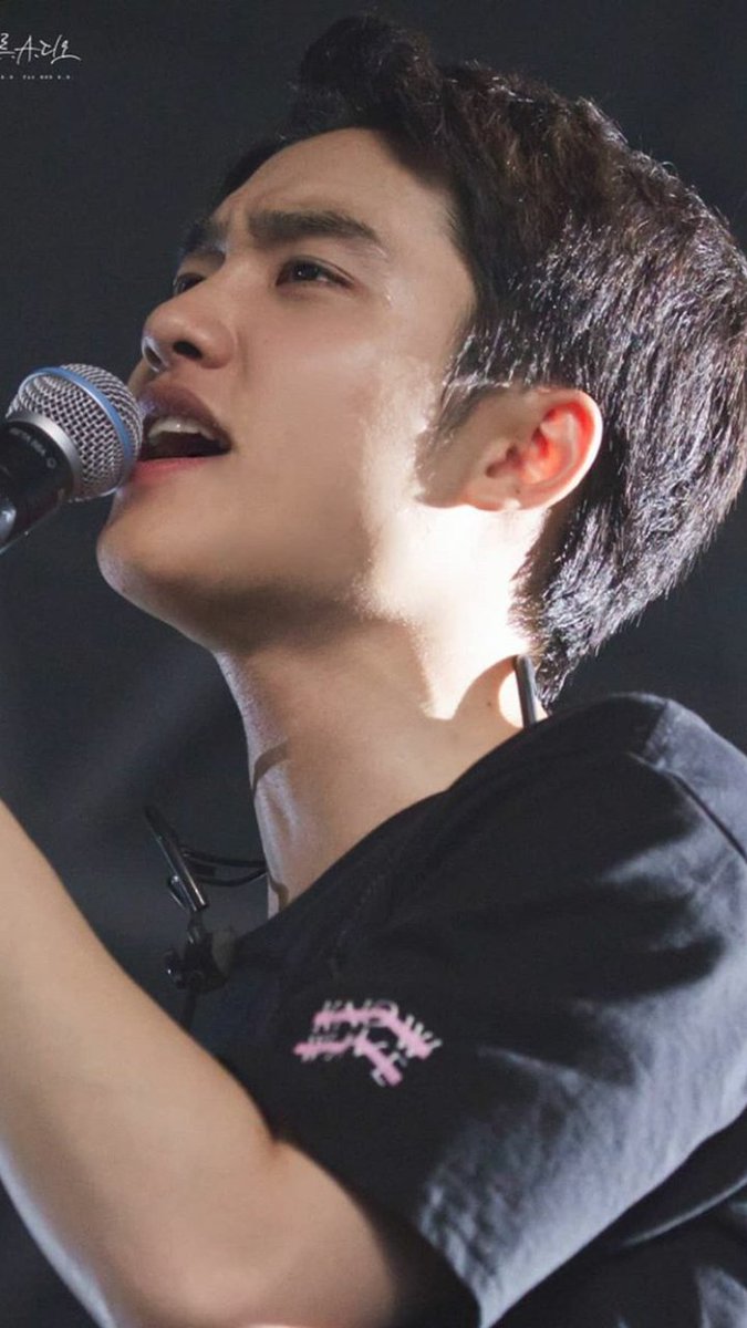 dindakys's tweet photo. #WorldCupEXOPower @FIFAWorldCup @weareoneEXO  tampak samping suami guehhh https://t.co/4J57LTfdo7