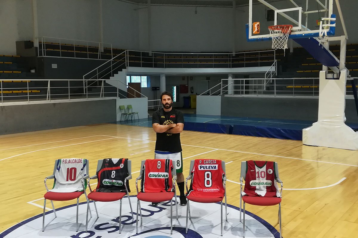 ENTREVISTA 🏀| Repasamos con el exjugador de la <a href="/FundacionCBG/">Fundación CB Granada</a>, Pablo García (<a href="/PabloGarcia_10_/">Pablo Garcia Alcalde</a>), su etapa en el club rojinegro: "Siento mucho orgullo por lo que he conseguido”

La entrevista completa 👉 goo.gl/HJfr2s