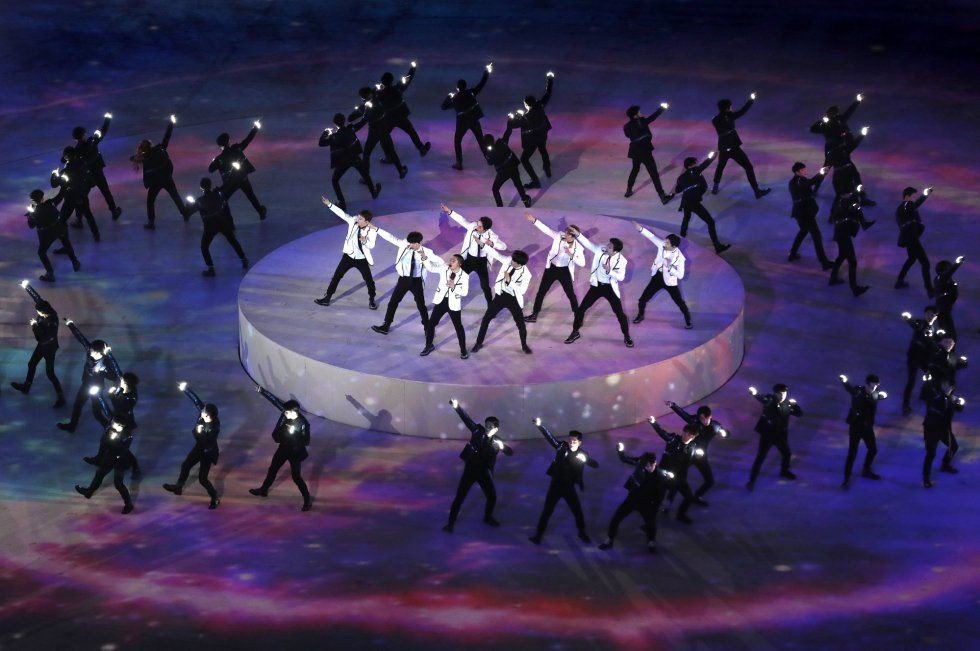 #WorldCupEXOPower  nhà mình còn chưa có comeback đâu.Nên có gì thì tém tém bớt lại . 30 chưa phải là Tết đâu .Cuộc chiến fandom vẫn còn đang tiếp tục đấy.