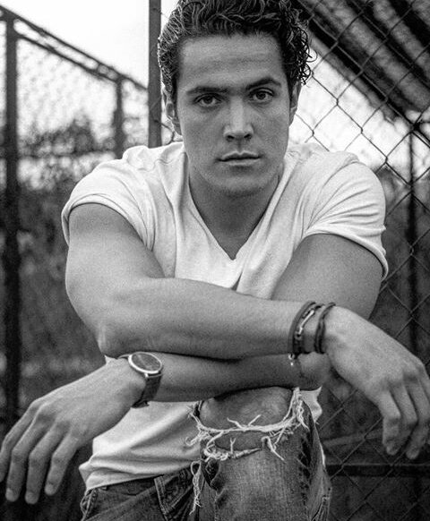 FanMarioMoran3's tweet photo. @_MarioMoran  #tbt https://t.co/3dnkChhPwm