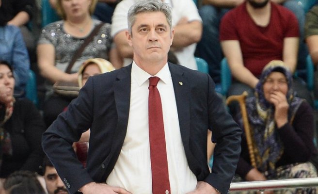 Galatasaray yönetimine istifasını sunan Oktay Mahmuti, Mustafa Cengiz ile görüştükten sonra devam kararı aldı. 

#Galatasaray #OktayMahmuti #MustafaCengiz #spor #haber #gundem #medya